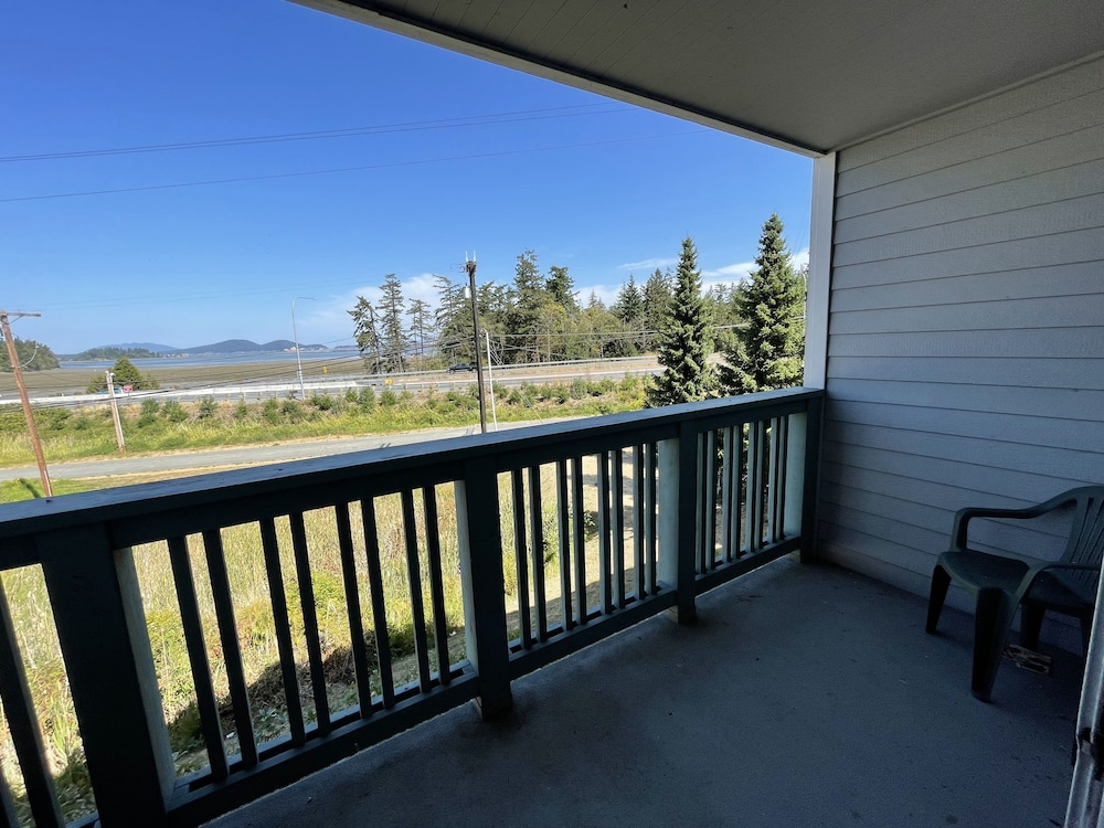 Fidalgo Country Inn - photo 17