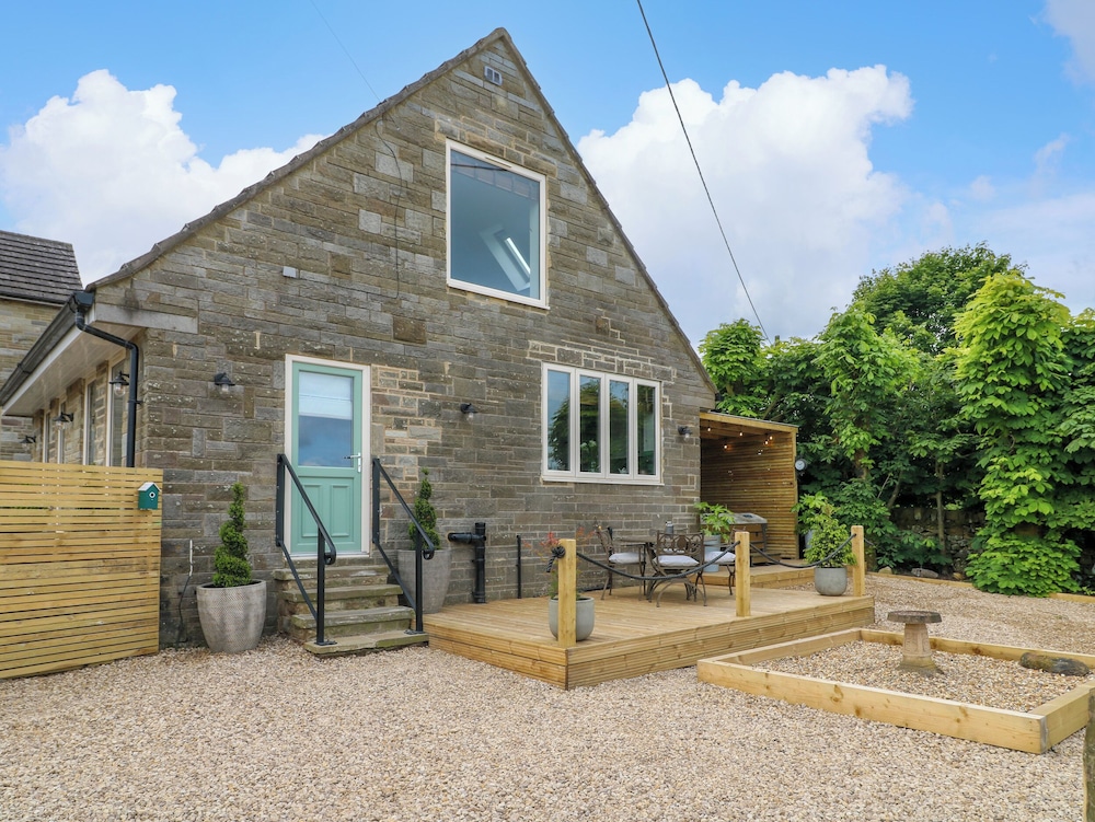 Cherry Tree Cottage — 4-Star Luxury Hotel in Chesterfield, United Kingdom