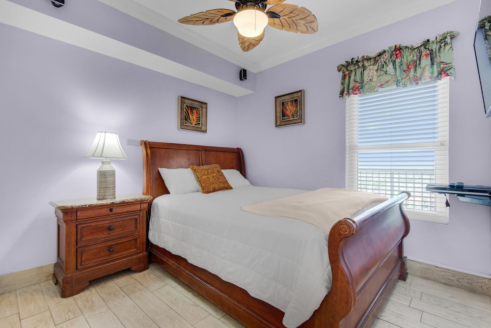 Majestic Beach Towers 2 1305 - photo 4