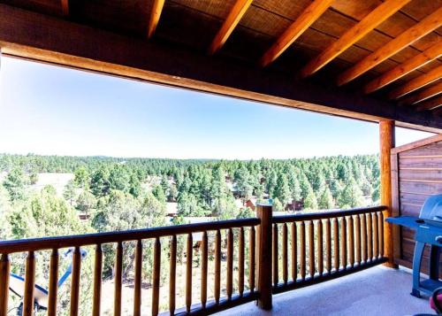 Elegant Cottage with Wonderful Views near FH Lake — 4-Star Luxury Hotel in Show Low, United States