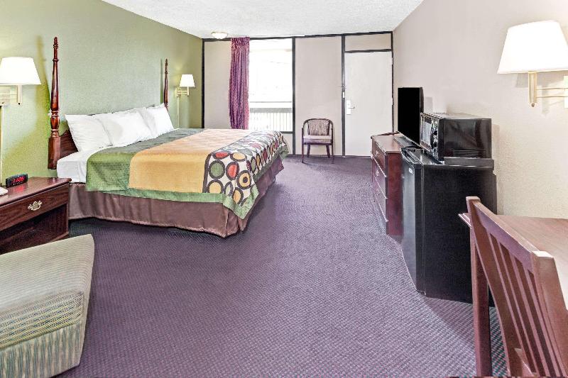 Super 8 by Wyndham Carrollton GA - photo 10