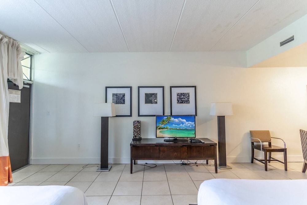 502 Little Harbor Inn - photo 6