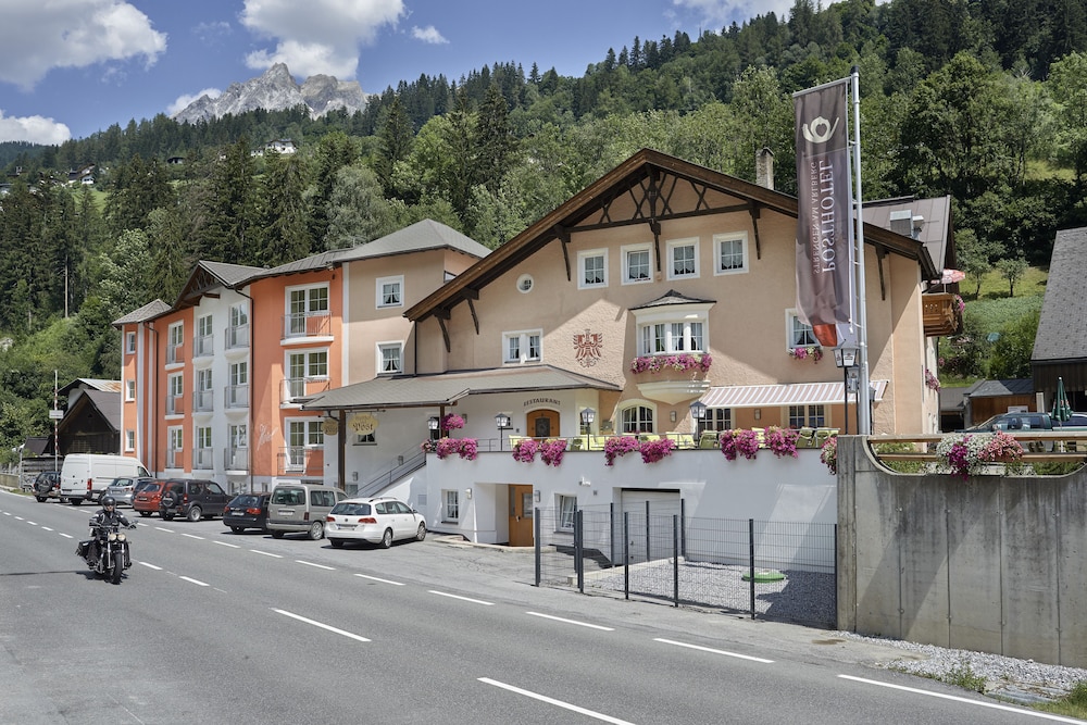 Posthotel Strengen am Arlberg pet-friendly hotel Strengen