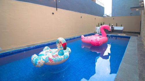 Villa Surga Dunia with Private Pool and Billiard — 4-Star Luxury Hotel in Batu, Indonesia