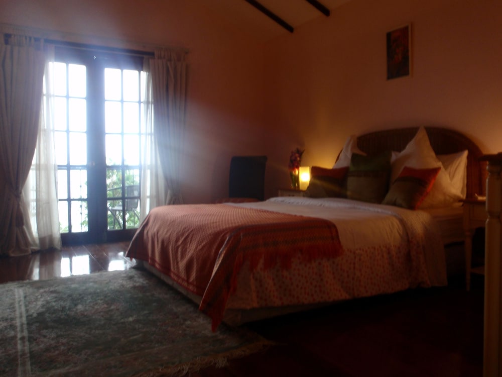 Las Flores Country & Beachside Hotel — Catmon — photo 4