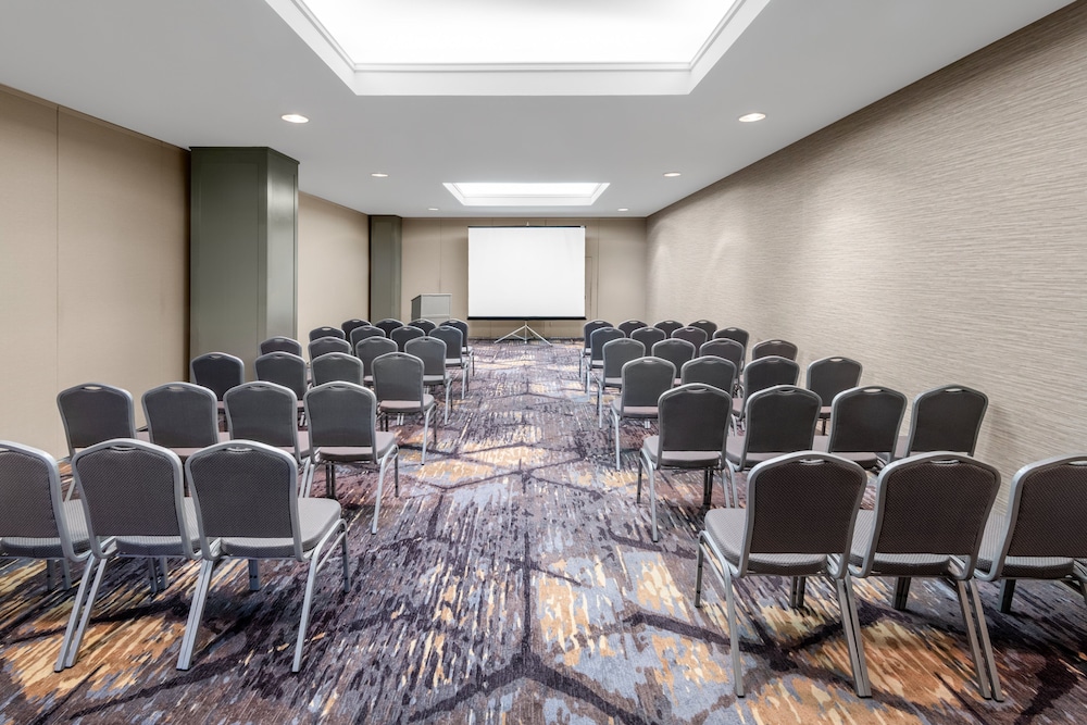 Holiday Inn & Suites Pittsfield Berkshires by IHG - photo 54