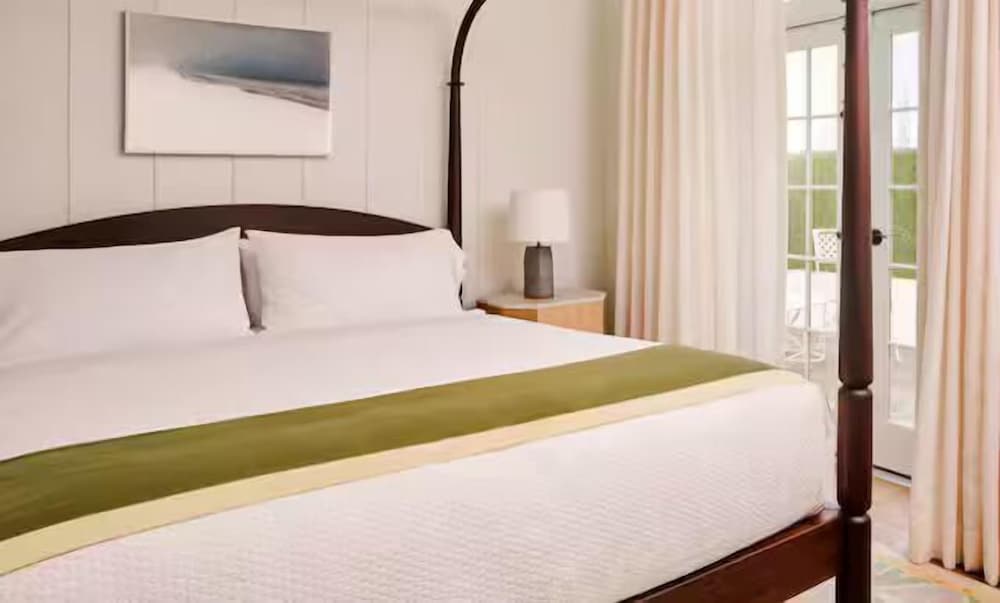 Canoe Place Inn and Cottages - photo 12