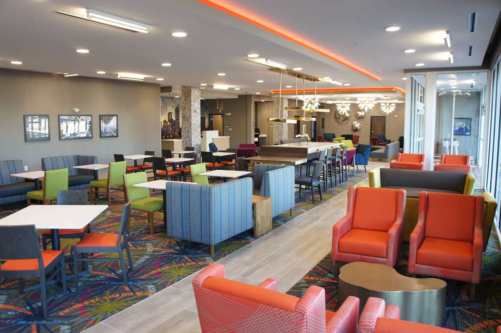 La Quinta Inn & Suites by Wyndham Braselton - photo 9
