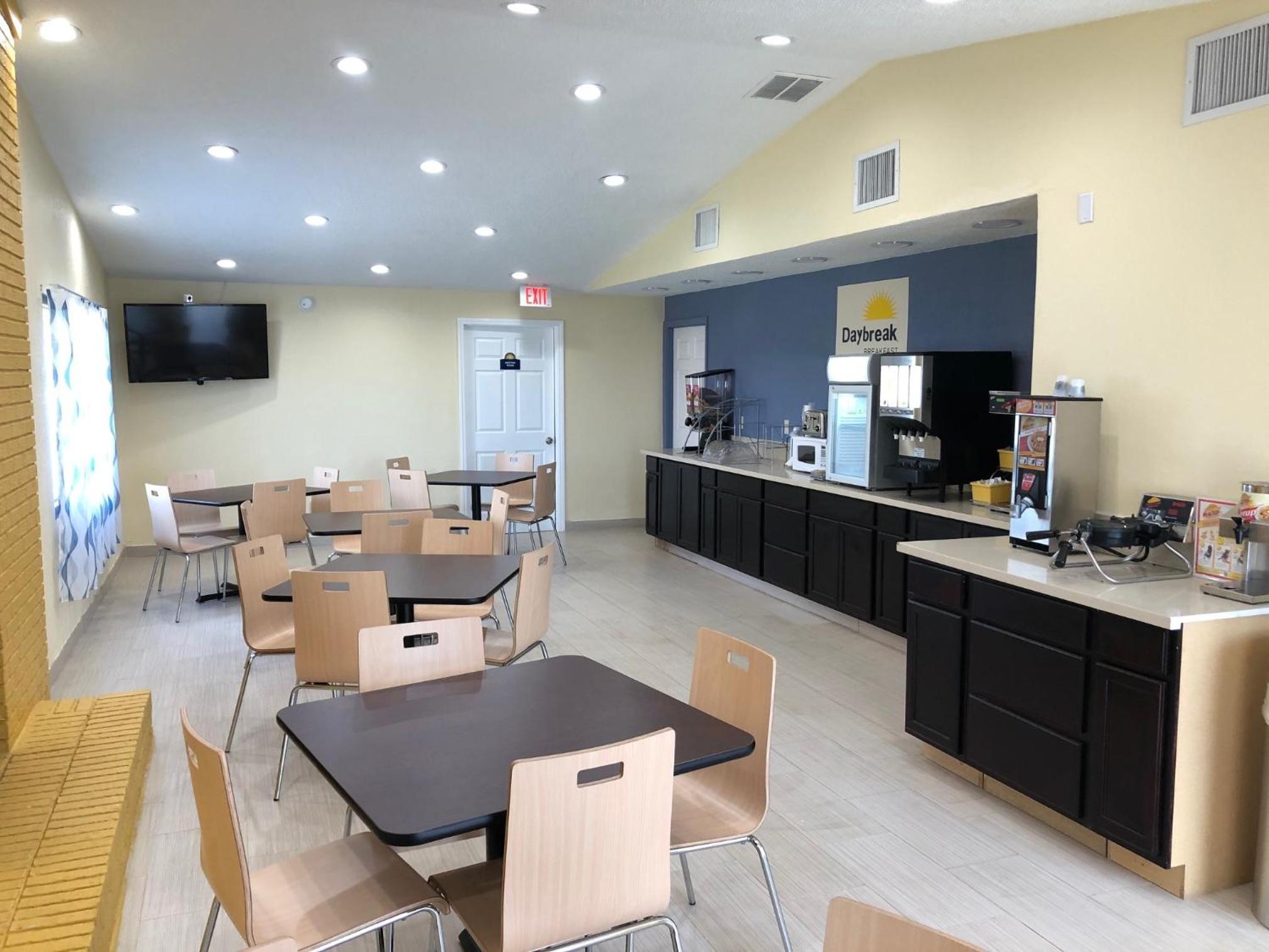 Days Inn by Wyndham King Winston Salem Area - photo 9