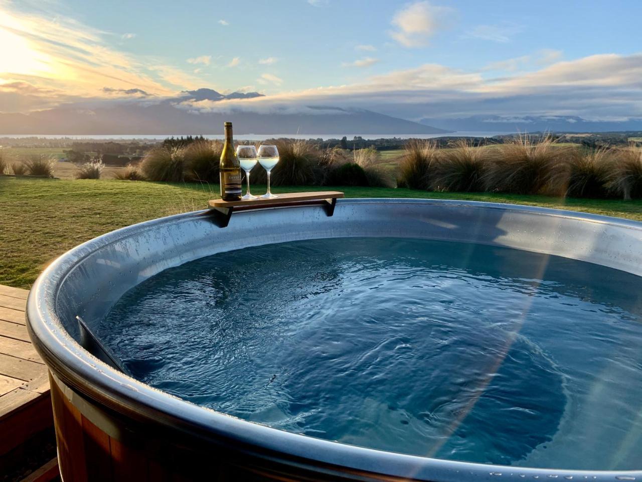 Fiordland Eco Retreat Panoramic Views Hot Tub in Te Anau, New Zealand