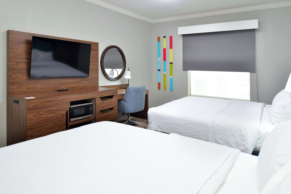 Hampton Inn & Suites Greenville - photo 26