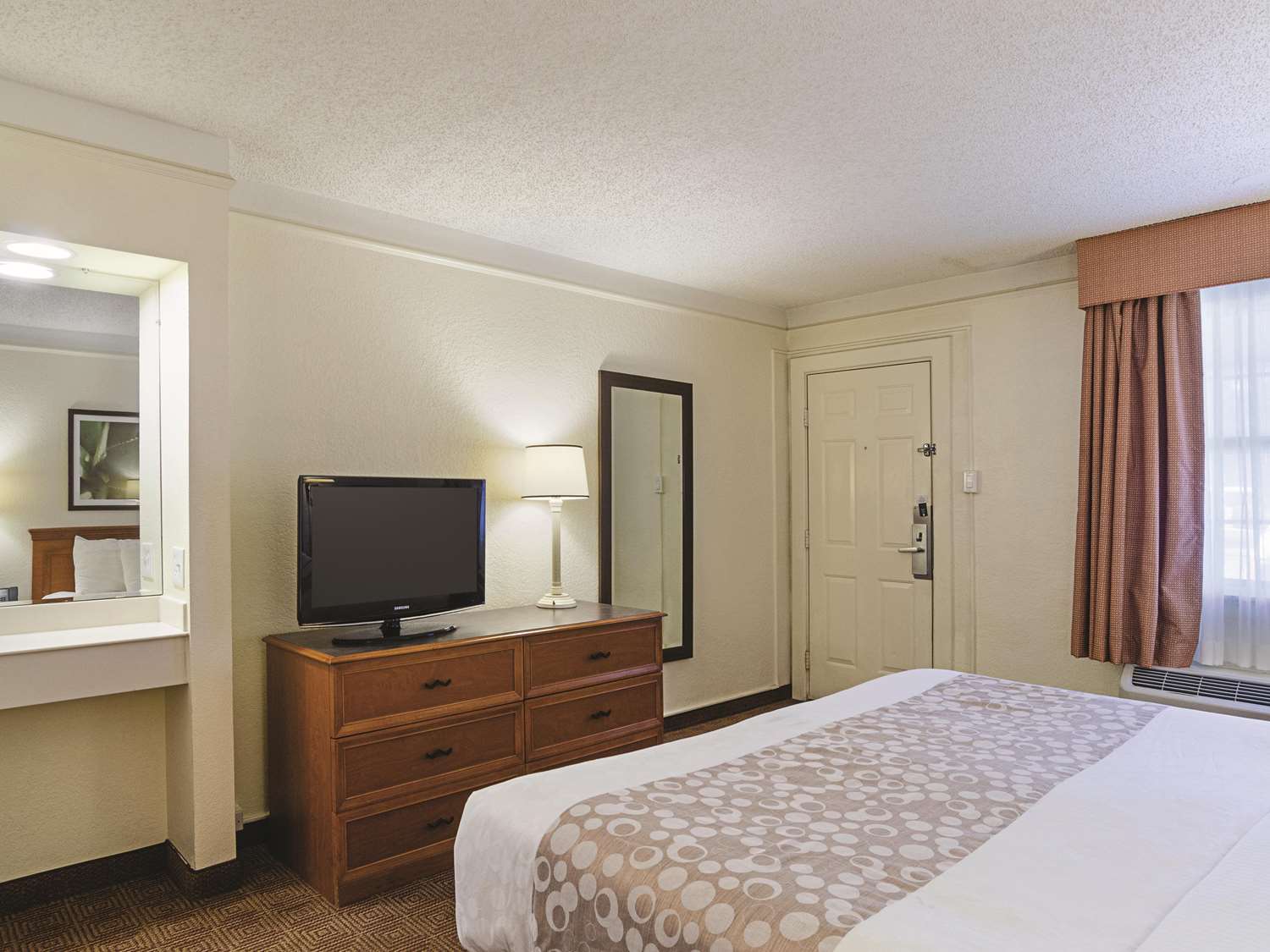 La Quinta Denver Cherry Creek Hotel - photo 15
