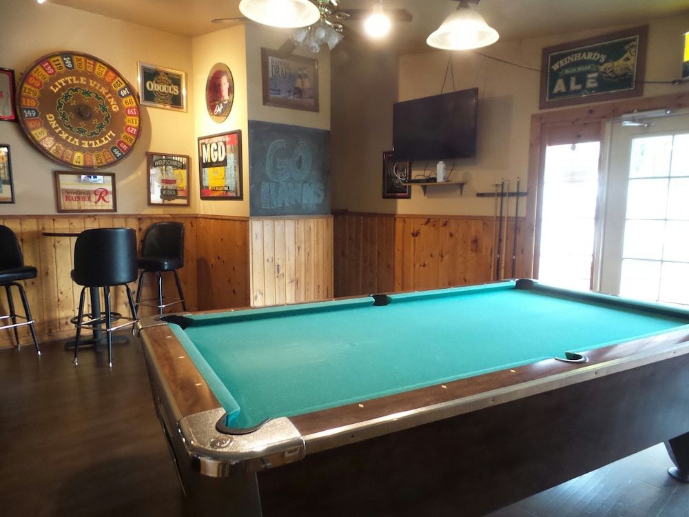 Tyee Restaurant and Hotel - photo 2