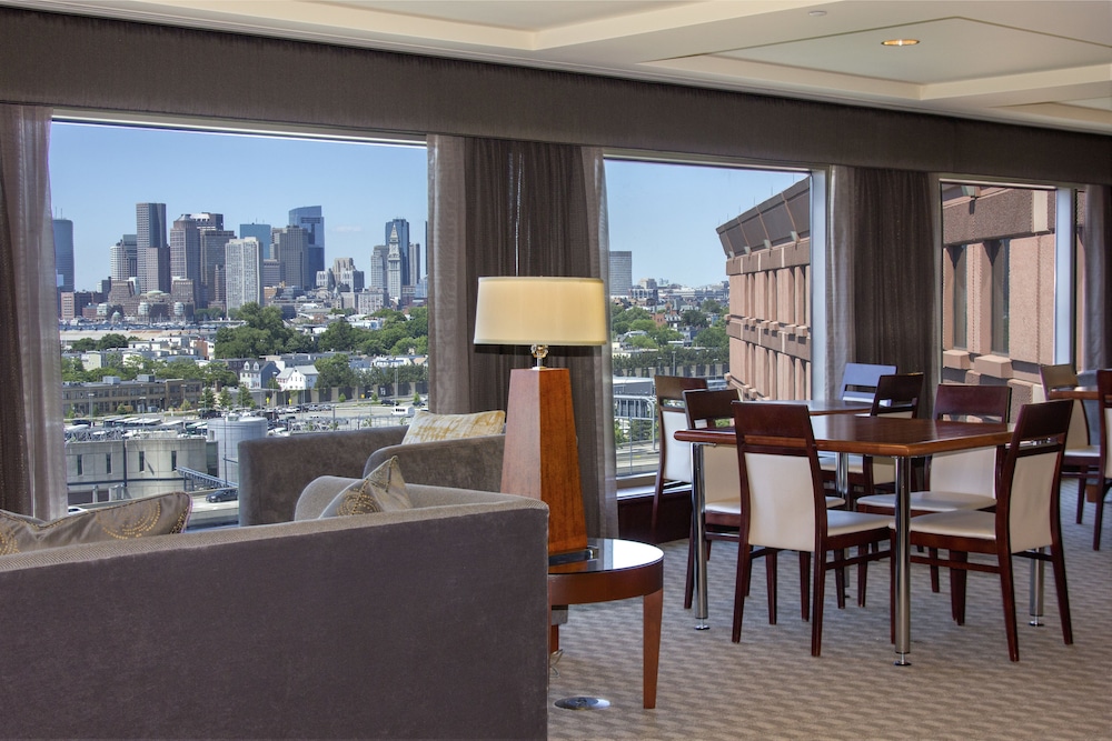 Hilton Boston Logan Airport - photo 6