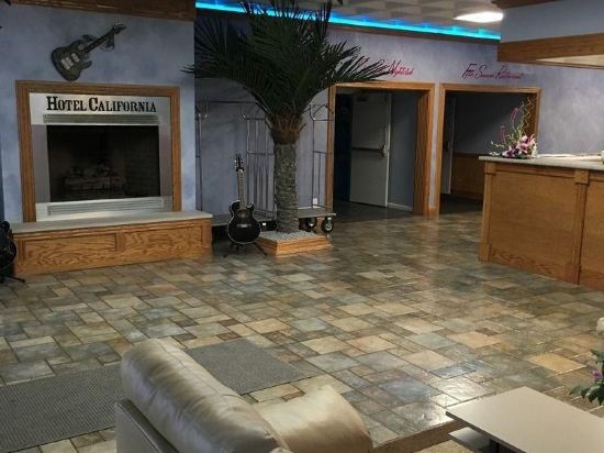 California Palms Hotel & Suites - photo 16