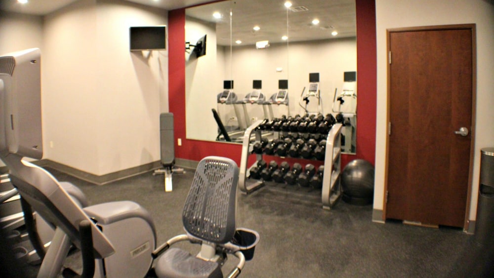 Holiday Inn Express & Suites Bonham by IHG - photo 8