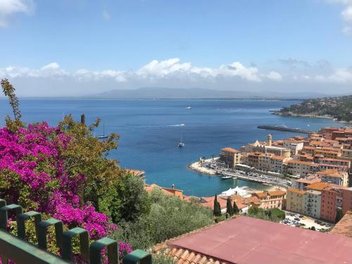Appartamento con splendida vista mare su Porto Santo Stefano in Porto Santo Stefano, Italy