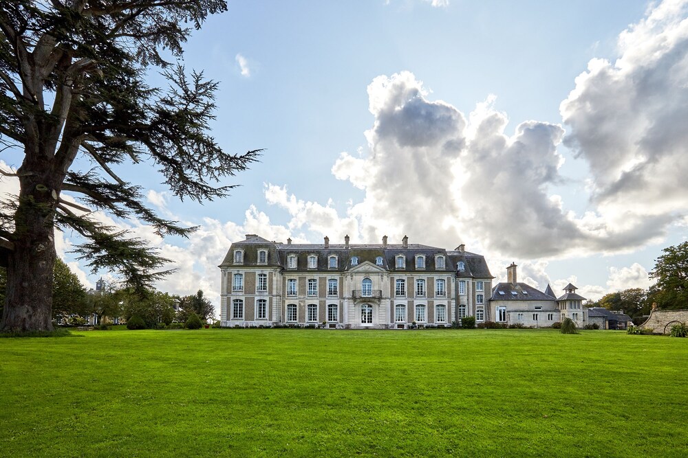 Le Château des Monts — 4-Star Luxury Hotel in Bayeux, France