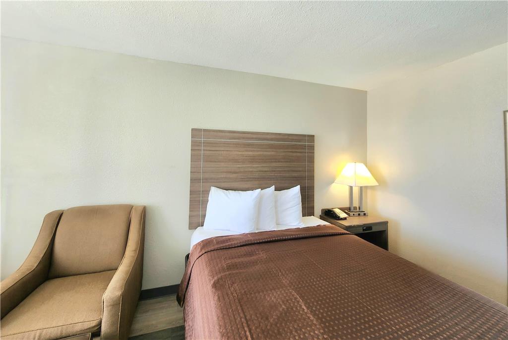 Days Inn by Wyndham Seguin TX - photo 17