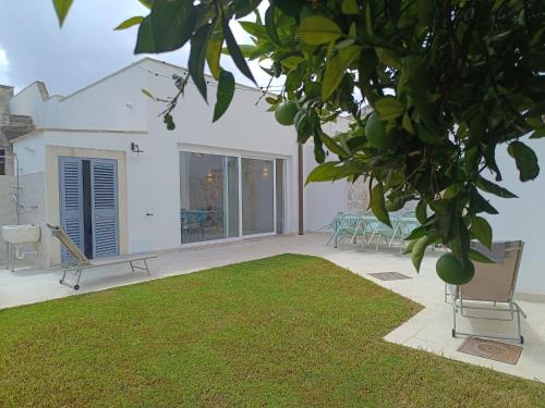 Dimora Santa Sofia con dèpendace e giardino — 4-Star Luxury Hotel in Diso, Italy