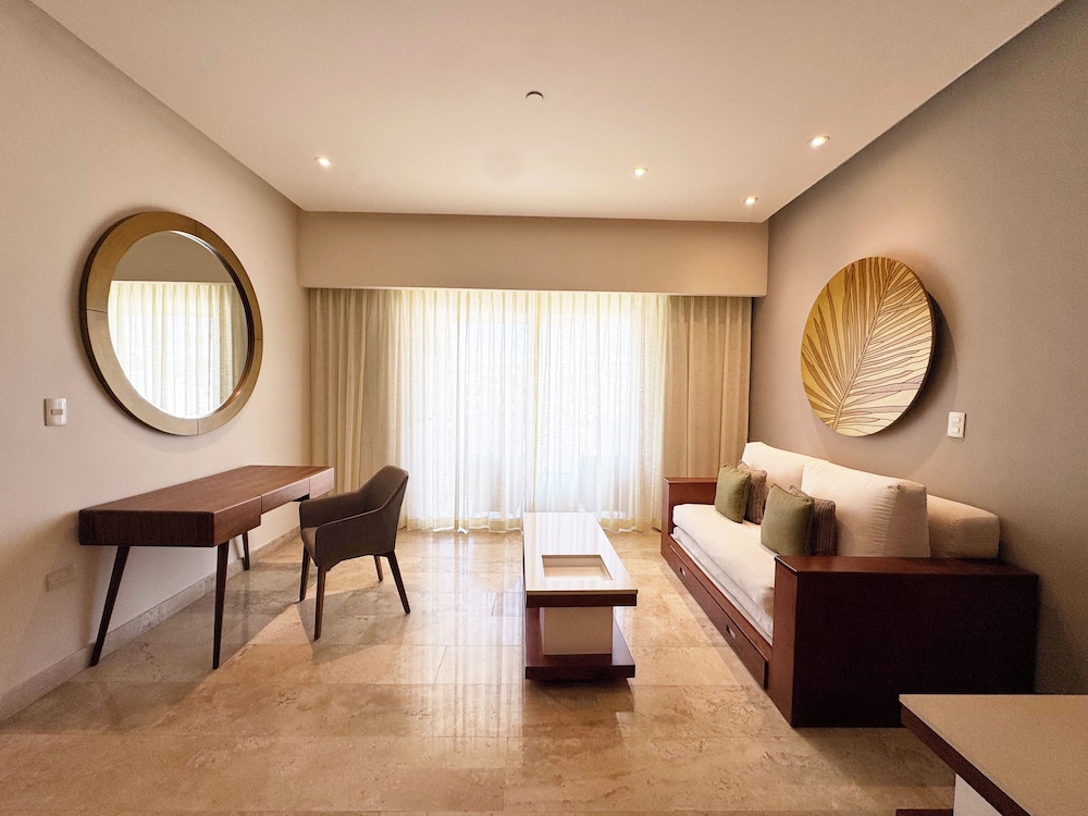 The Reef 28 Adults Only All Suites