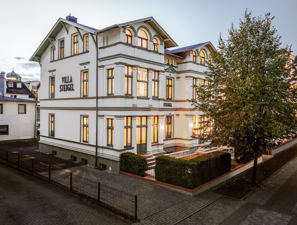 OSTKÜSTE Villa Steigel Design Apartments — 4-Star Luxury Hotel in Ahlbeck, Germany