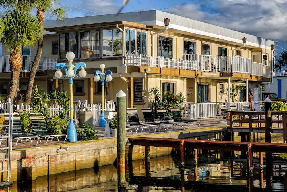 Bayview Plaza Waterfront Resort - photo 81