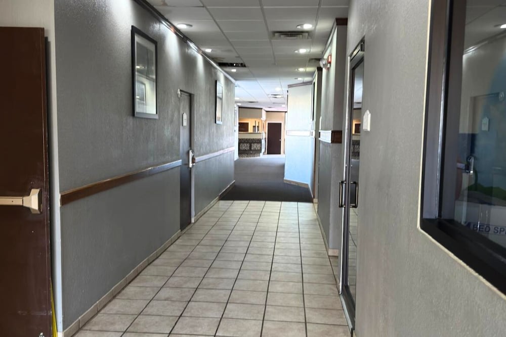 Surestay Plus Hotel by Best Western Oklahoma City North - photo 29
