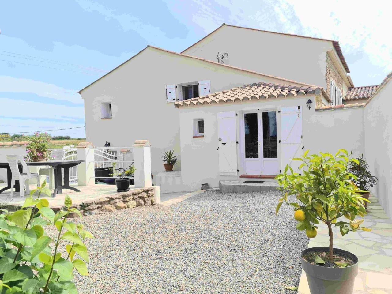 Gite de Charme a 10 Min de Narbonne — 4-Star Luxury Hotel in Moussan, France
