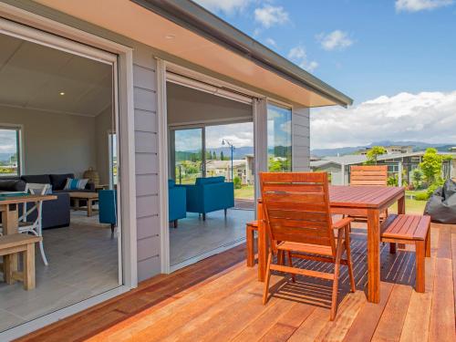 Tattletails Rest Whitianga Holiday House — 4-Star Luxury Hotel in Whitianga, New Zealand
