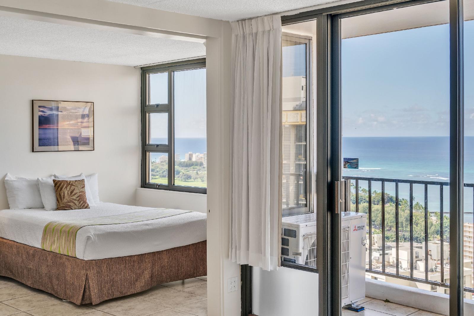 Waikiki Banyan Condo With Panoramic 37th Floor Ocean Views by Koko Resort Vacation Rentals - photo 13