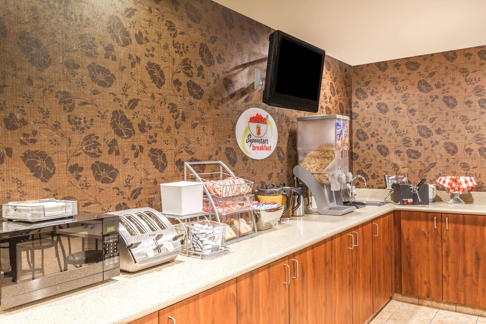 Super 8 by Wyndham Liverpool Clay Syracuse Area - photo 15