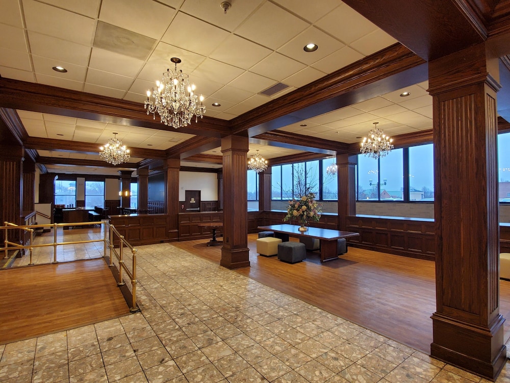 Ariel Broadway Hotel - photo 2