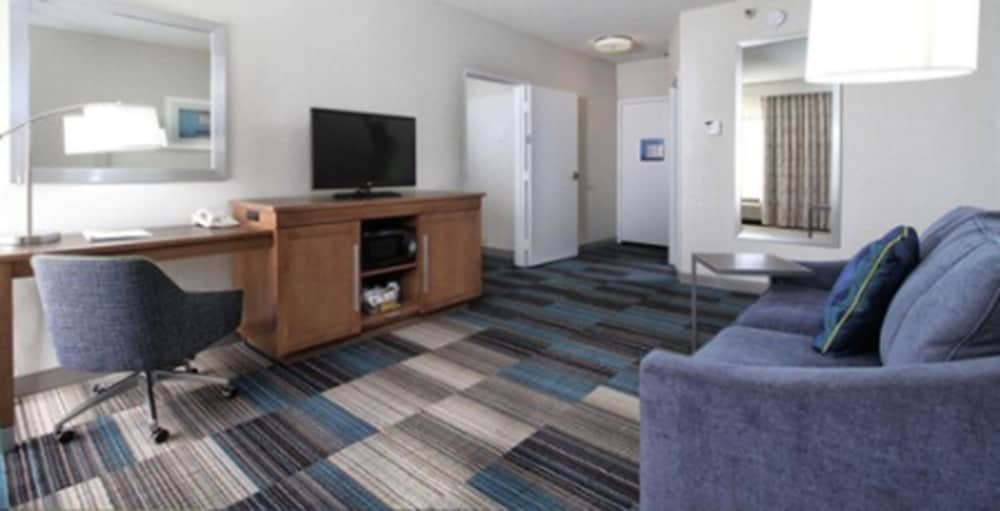 Hampton Inn Tucson Airport - photo 26