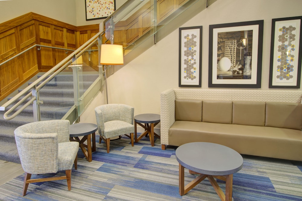 Holiday Inn Express Hotel and Suites Mankato East by IHG - photo 84