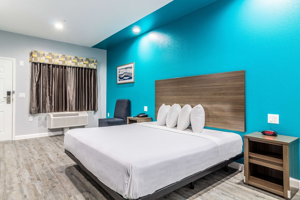 Americas Best Value Inn and Suites Kingwood IAH Airport - photo 22