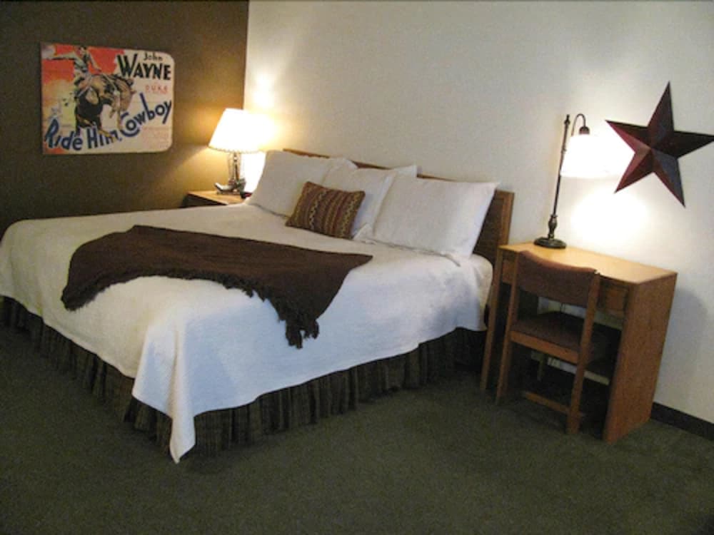 Covered Wagon Motel - photo 34