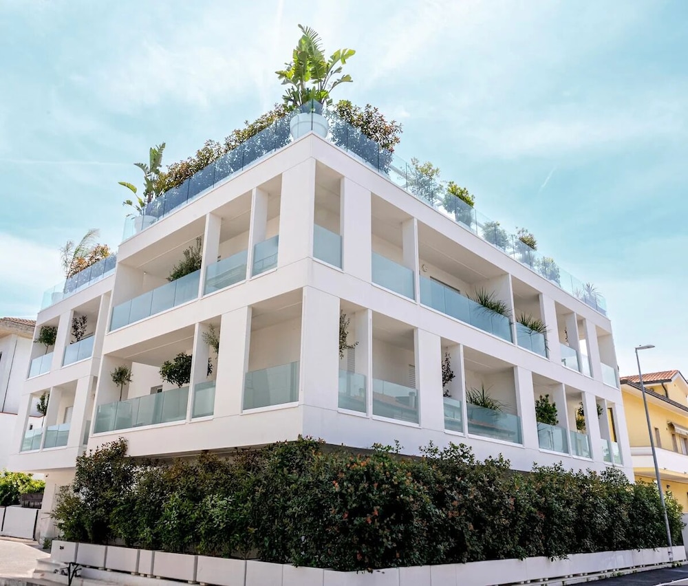 Sublimare Luxury Apartments — 4-Star Luxury Hotel in Giulianova, Italy