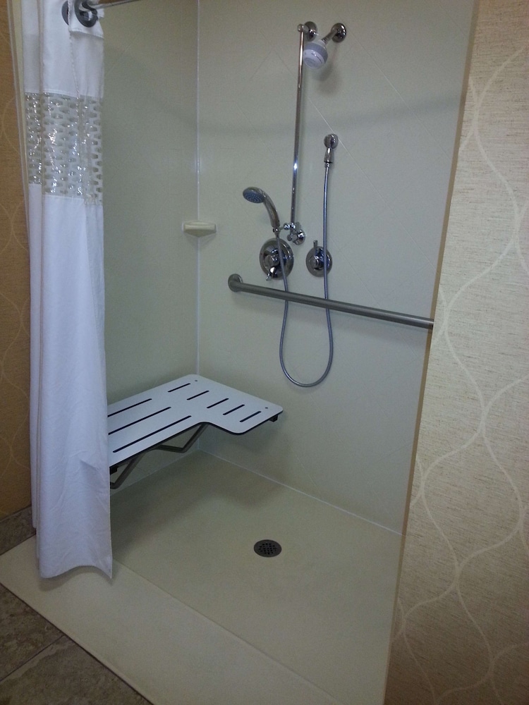 Hampton Inn & Suites Sevierville @ Stadium Drive - photo 22