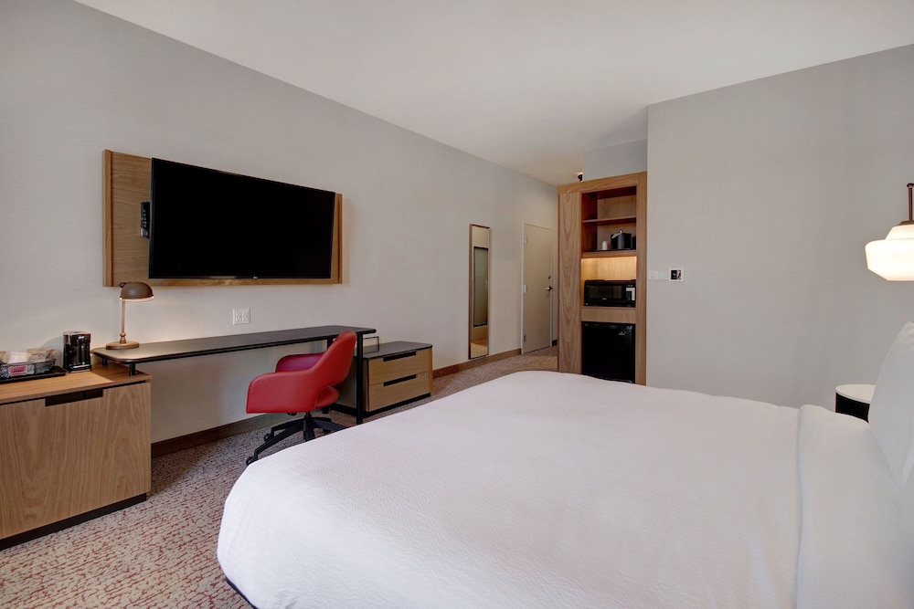 Fairfield by Marriott Inn & Suites Lancaster Palmdale - photo 11