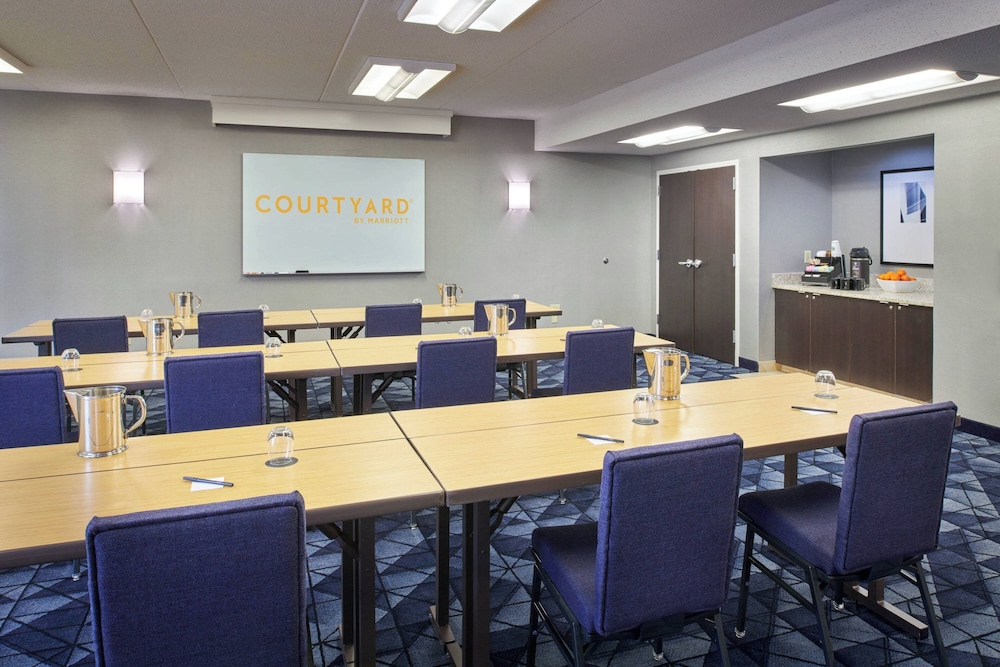 Courtyard by Marriott Chicago Highland Park Northbrook - photo 37