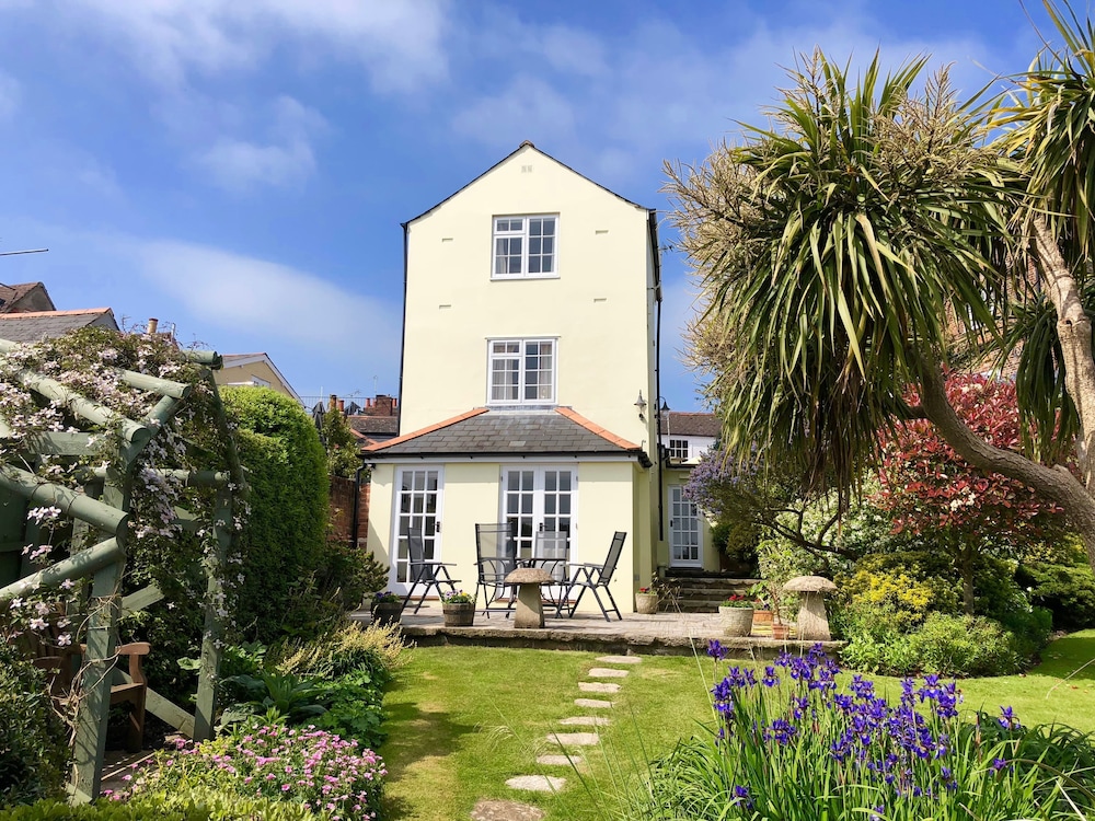 Mulberry Cottage — 4-Star Luxury Hotel in Cowes, United Kingdom