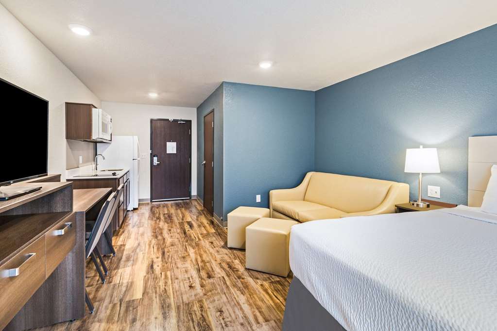 WoodSpring Suites Davenport Quad Cities - photo 10