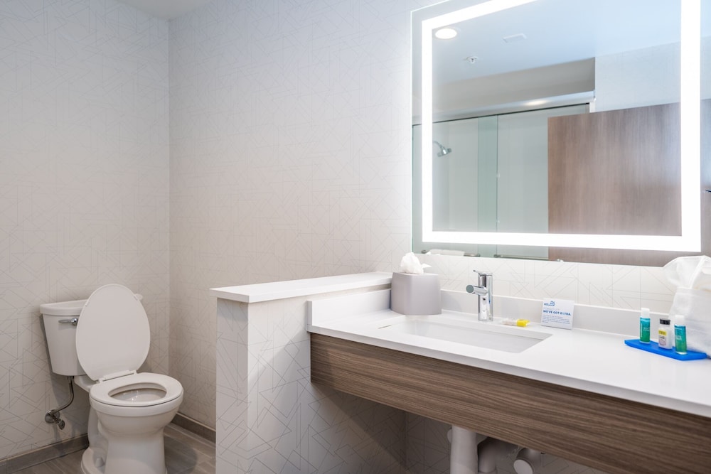Holiday Inn Express & Suites Charlottesville by IHG - photo 74
