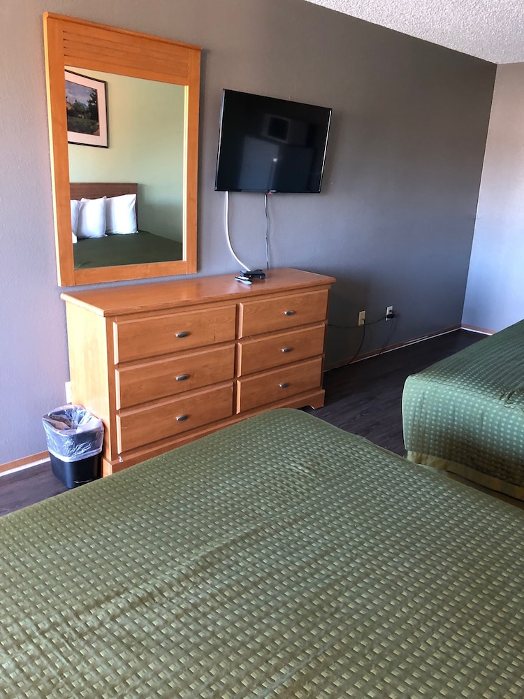 Sumner Motor Inn - featured photo