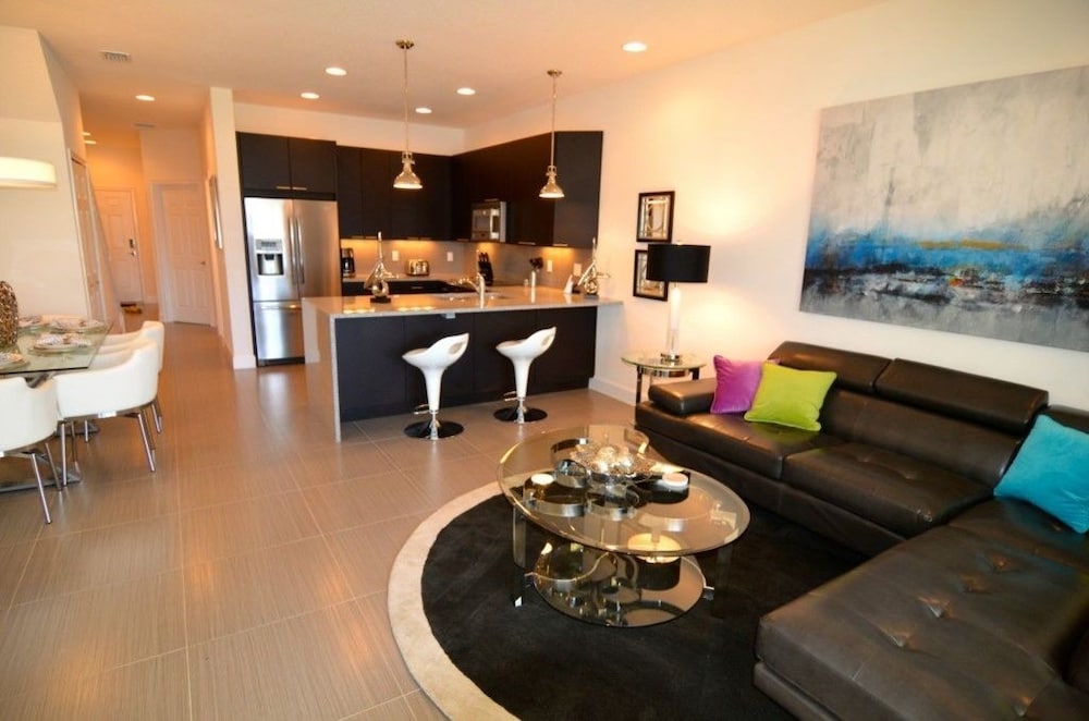 Serenity 17440 Three Bedroom Townhome with Private Splash Pool — 4-Star Luxury Hotel in Clermont, United States