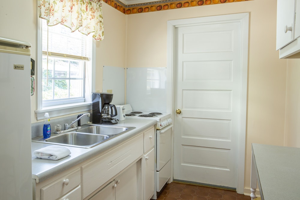 The Chimney Rock Inn & Cottages - photo 129