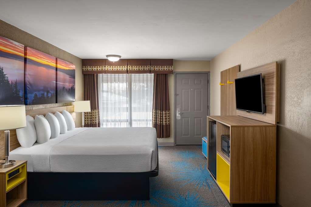 Days Inn by Wyndham Klamath Falls - photo 21