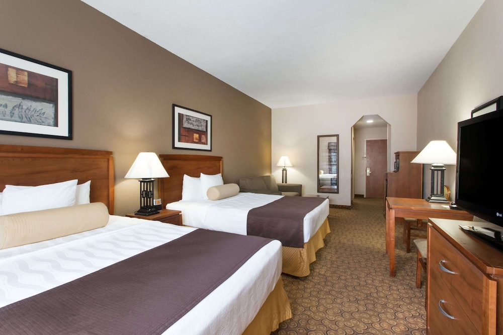 Days Inn & Suites by Wyndham Fort Pierce I 95 - photo 6