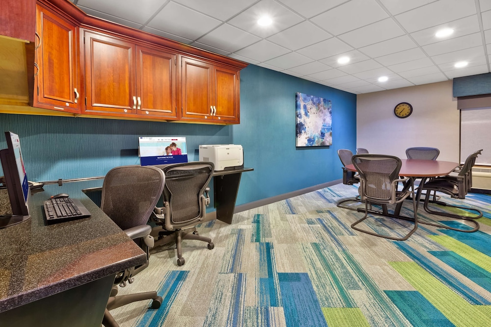 Hampton Inn Traverse City - photo 40